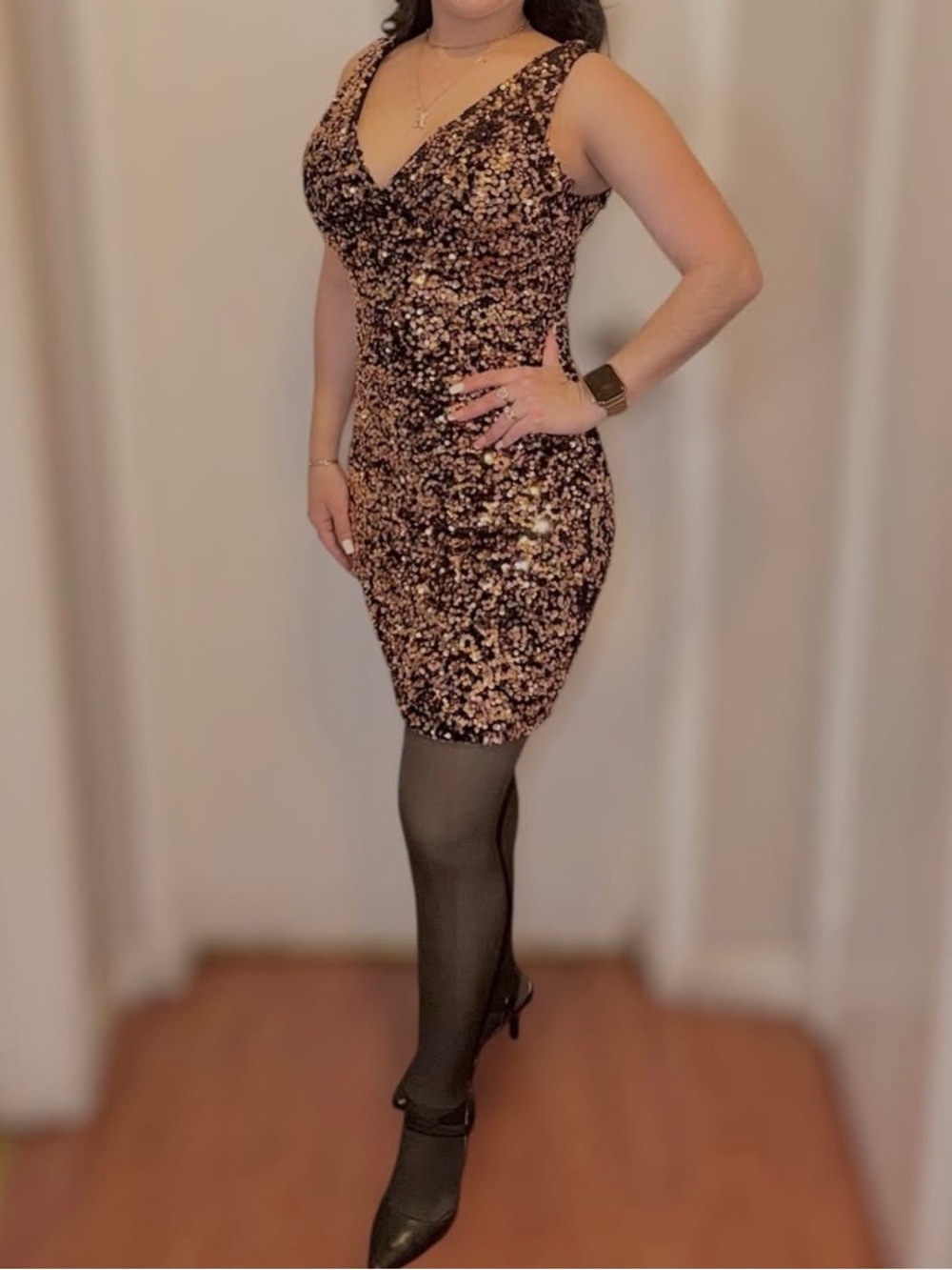 Sequined V-Neck Bodycon Dress in Black Gold